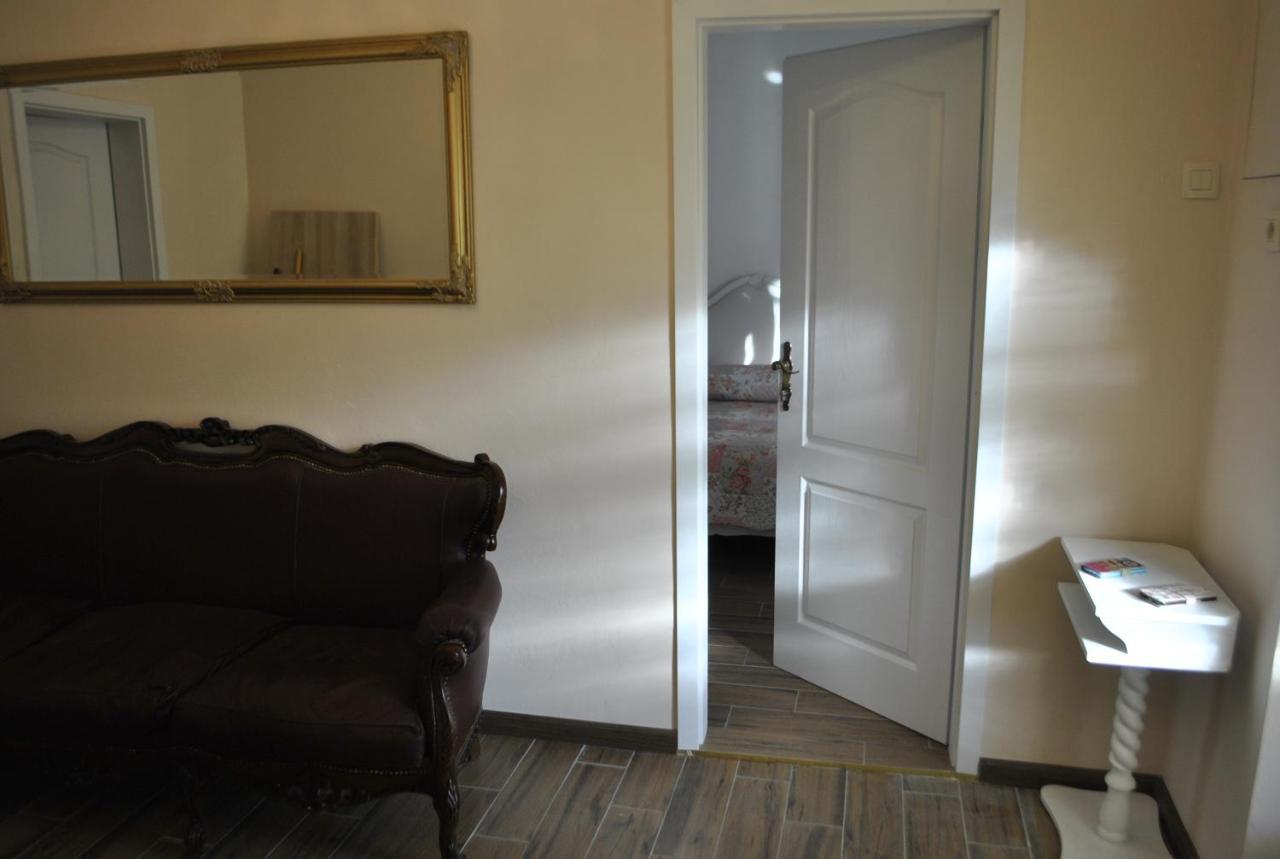 Apartment Pod Kostanji Osp Eksteriør bilde
